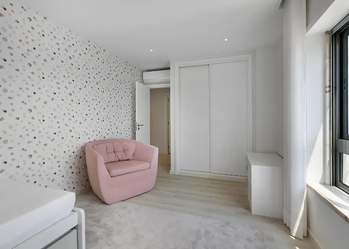 Whome Family - Urban Retreat With Parking, Ac, Elevator In Great Location