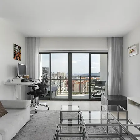 Whome Family - Urban Retreat With Parking, Ac, Elevator In Great Location Appartement *