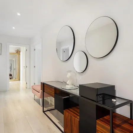 Whome Family - Urban Retreat With Parking, Ac, Elevator In Great Location アパート リスボン