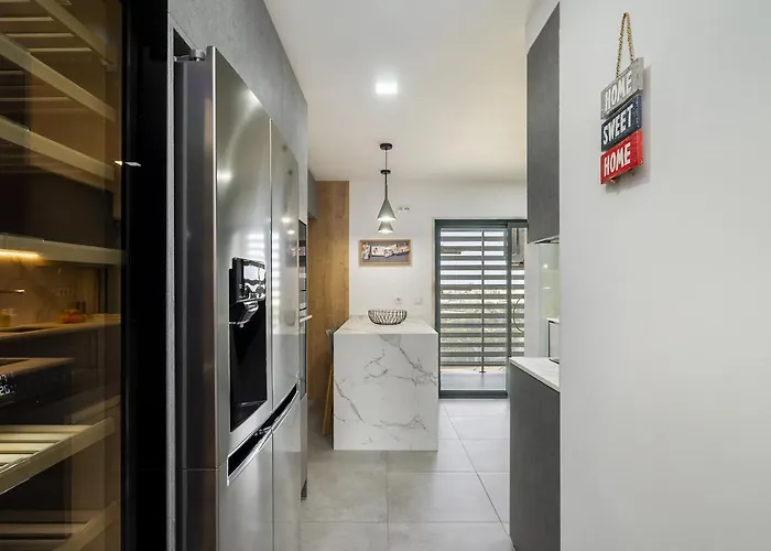 Whome Family - Urban Retreat With Parking, Ac, Elevator In Great Location * Lizbona