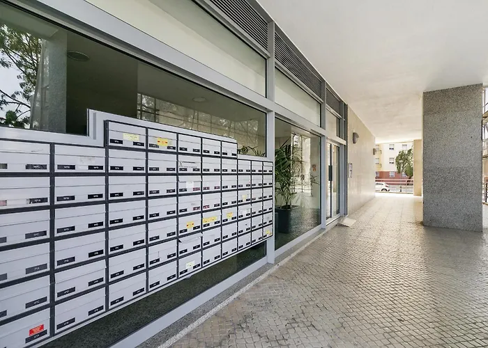 Whome Family - Urban Retreat With Parking, Ac, Elevator In Great Location * Lisboa